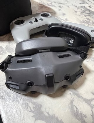 Combo DJI Avata 2 con 2 mandos