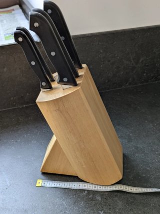 Accesorios de cocina. Especiero o taco cuchillos.