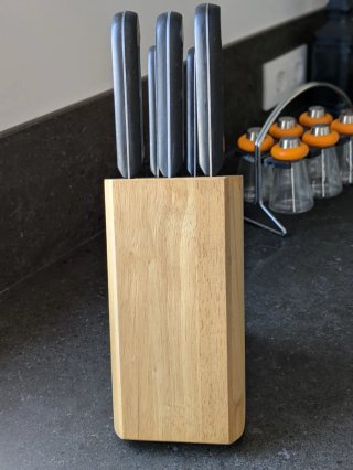 Accesorios de cocina. Especiero o taco cuchillos.