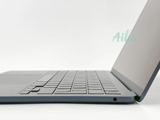 MacBook Air 13" M3 (2024) 8 CPU/10 GPU núcleos - SSD 512 - RAM 16GB - Azul Medianoche