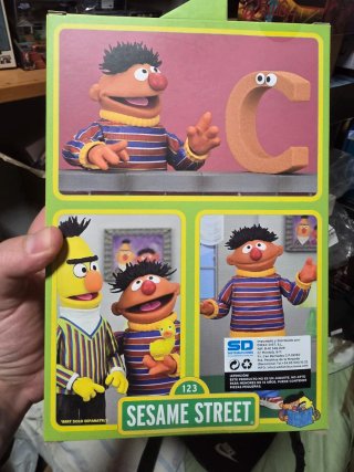Figura NECA Sesame Street Ernie Vol 1