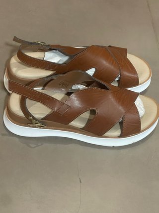 Bolso y Sandalias Marrones Talla 39
