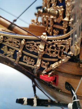Maqueta Galeón ingles SOBERANO DE LOS MARES 115x90x20 cm + vitrina a medida