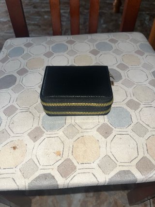 Cartera de piel marrón