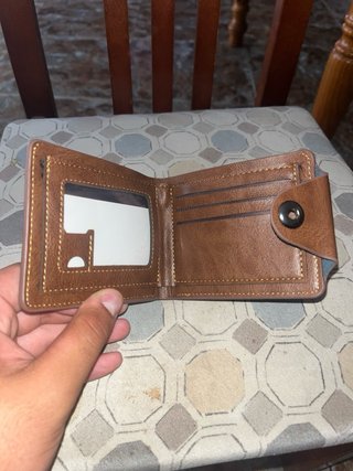 Cartera de piel marrón