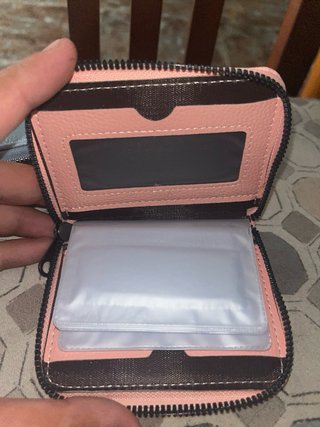 Cartera de piel marrón