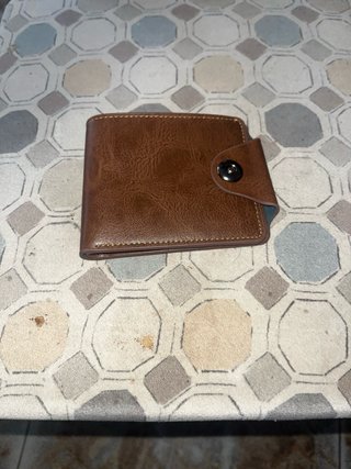 Cartera de piel marrón