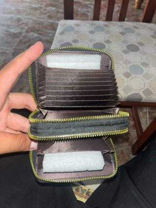Cartera de piel marrón