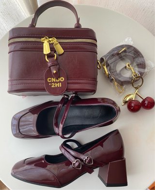 Zapatos y bolso Shein burdeos
