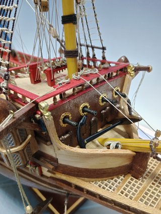 Maqueta Galeón La couronne 66 x 68 x 17 cm + vitrina a medida
