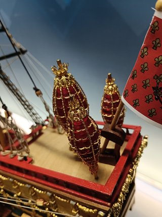 Maqueta Galeón La couronne 66 x 68 x 17 cm + vitrina a medida