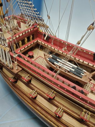 Maqueta Galeón La couronne 66 x 68 x 17 cm + vitrina a medida