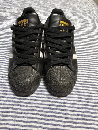 Adidas Superstar Negras y Blancas