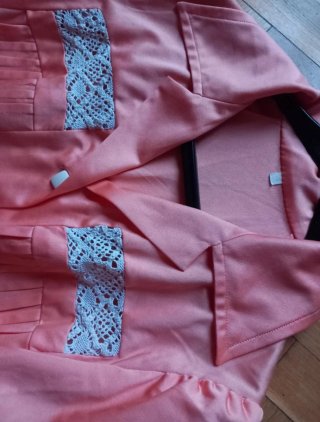 Abito vintage rosa in stile retrò