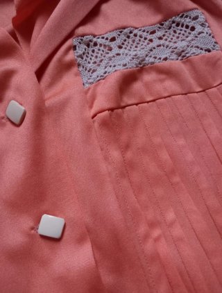Abito vintage rosa in stile retrò