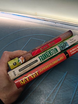 Tres cuentos infantiles, libros, Gerónimo Stilton Robin hood, Frankenstein, superexploradores bad pat