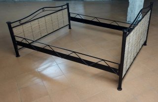 Cama Hierro Forjado y Bambú Diseño