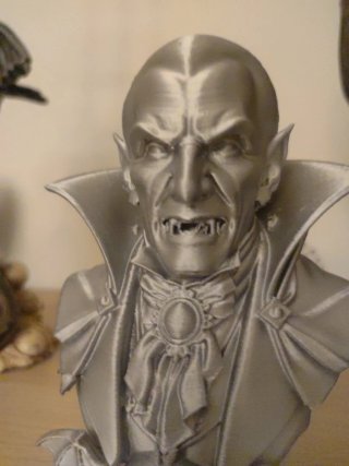 Busto Drácula Plateado