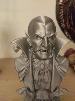 Busto Drácula Plateado