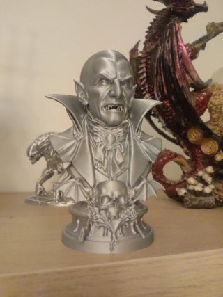 Busto Drácula Plateado