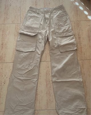 Pantalones cargo beige