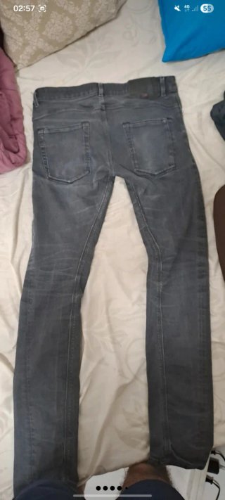 Set di abbigliamento: 3 jeans, 3 polo e 1 camicia