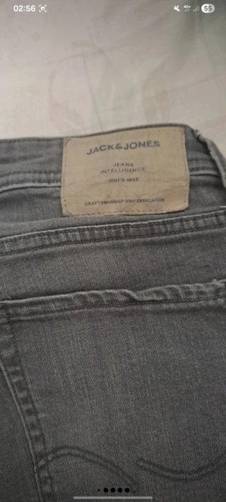 Set di abbigliamento: 3 jeans, 3 polo e 1 camicia