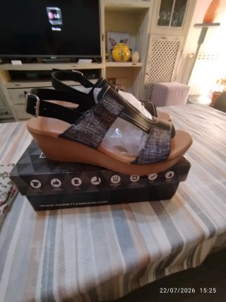 Sandalias negras con plataforma
