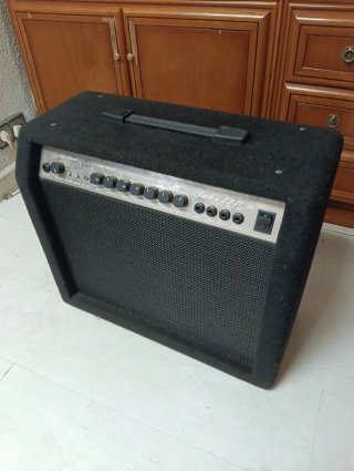 Amplificador Guitarra YAMAHA Tube 1240R