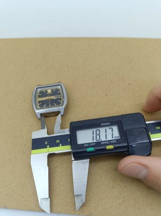 Reloj Seiko 5 Automático Negro/Dorado