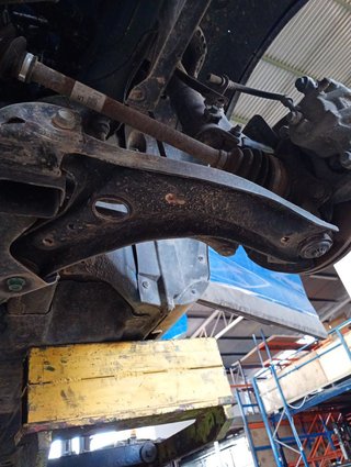 BRAZO SUSPENSION DELANTERO IZQUIERDO Kia Stonic (YBCUV)(2017->)