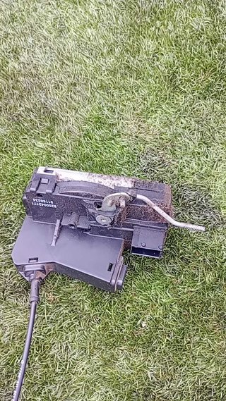 CERRADURA PUERTA DELANTERA DERECHA Renault Trafic II Combi (04.2001->)