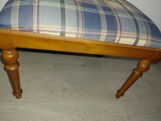 Banquillo tapizado madera