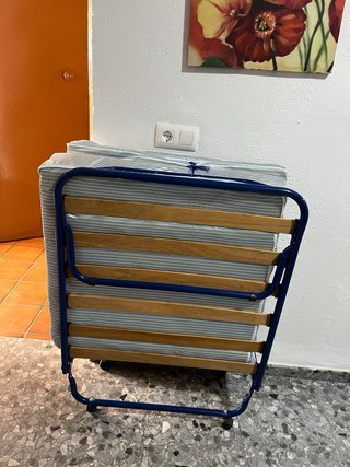 Cama plegable con somier y colchón