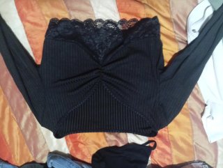 Top Crop Canalé Negro con Encaje Talla L