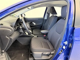 TOYOTA Yaris ACTIVE PLUS