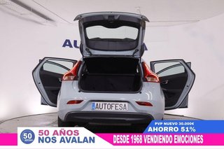 VOLVO V40 2.0 T2 MOMENTUM AUTO 122CV 5P # IVA DEDUCIBLE,NAVY,CAMARA TRASERA 2.0 T2 MOMENTUM AUTO 122CV 5P