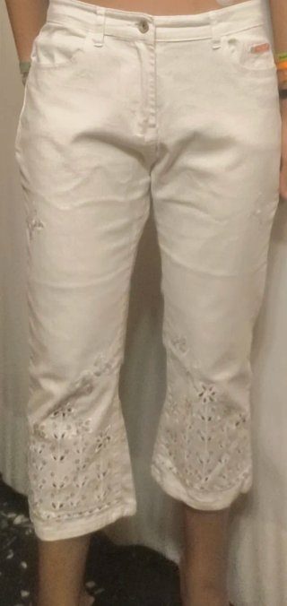 Pantaloni bianchi cotone con decorazioni ricamate