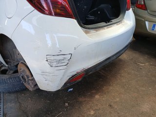 PARAGOLPES TRASERO Toyota Yaris (P13)(2014->)