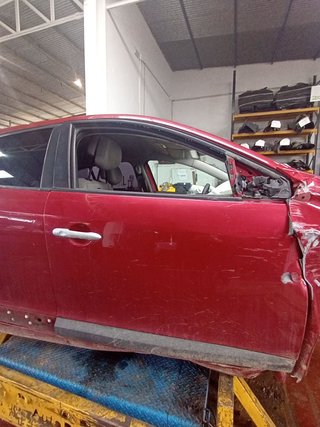 PUERTA DELANTERA DERECHA Renault Megane III Coupe (2008->)
