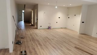 Instalación de tarima y rodapié