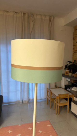 Lámpara de pie salón beige y verde