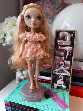 Rainbow High Victoria Whitman Muñeca