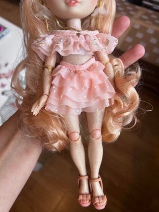 Rainbow High Victoria Whitman Muñeca