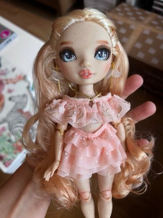 Rainbow High Victoria Whitman Muñeca
