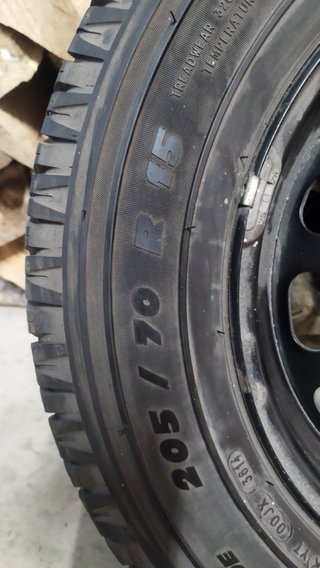 2 neumáticos Michelin Latitude Cross 205/70 R15