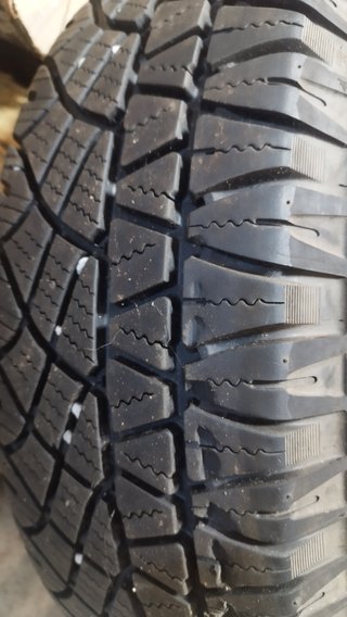 2 neumáticos Michelin Latitude Cross 205/70 R15
