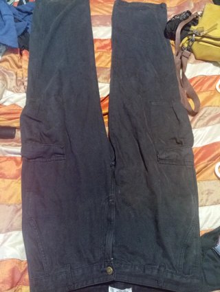 Pantalón Cargo Negro Pull and Bear