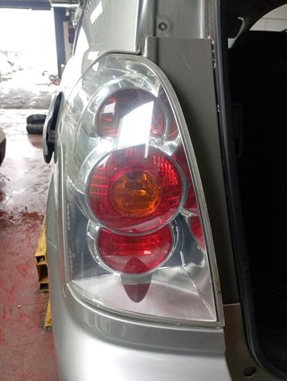 PILOTO TRASERO IZQUIERDO Toyota Corolla Verso (R1)(2004->)