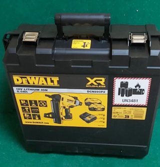 Clavadora DeWalt XR Li-Ion Brushless